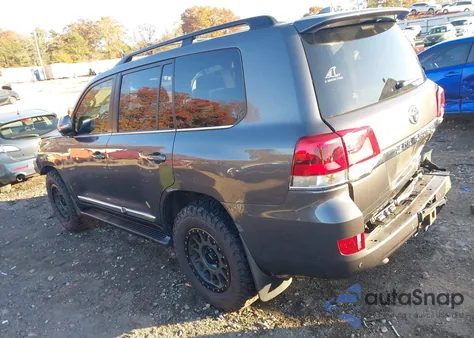 2018 Toyota Land Cruiser V8 z USA, uszkodzony, nr VIN JTMCY7AJ4J4064980
